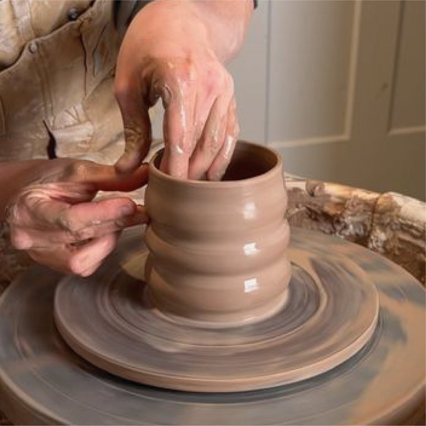 Pottery wheel-throwing ( 2 hours session)