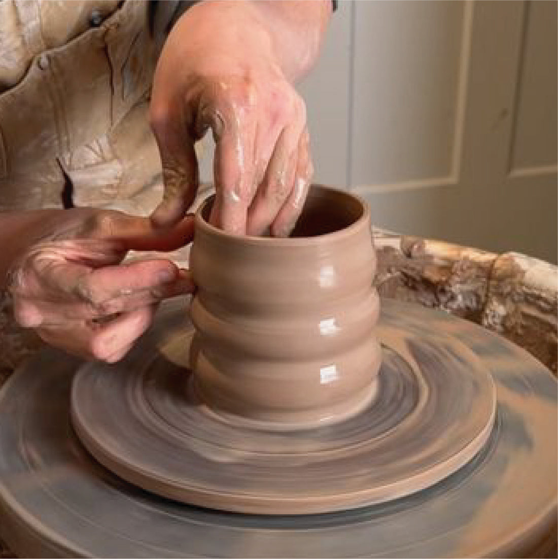 Pottery wheel-throwing ( 2 hours session)