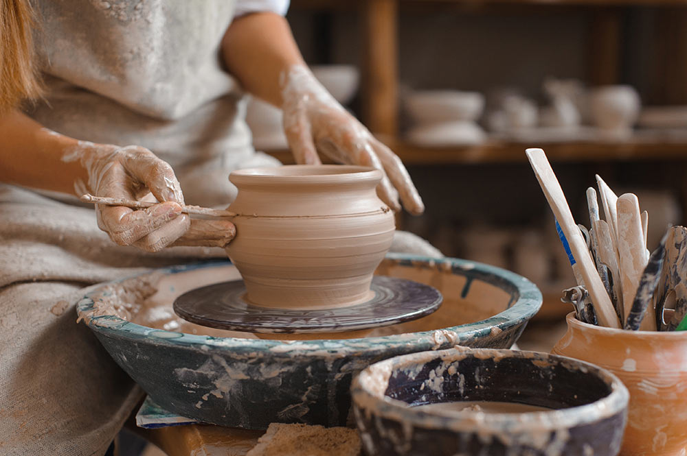 Pottery package hand - building or wheel + Glazing ( 2hours / 2 sessions)